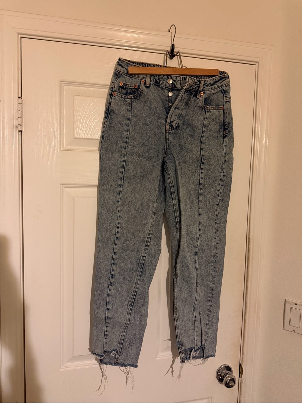 Zara High-Rise cropped Acid Wash Blue Jeans